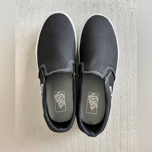 Vans Classic Slip- On Stackform Shoe, Classic Black/White, size 9 NWOB